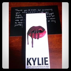 🟣Kylie Jenners lip kit SHADE-SPICE🟣
